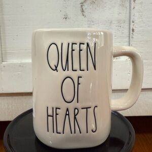 Rae Dunn x Disney Alice in wonderland - Queen of Hearts Ceramic Mug